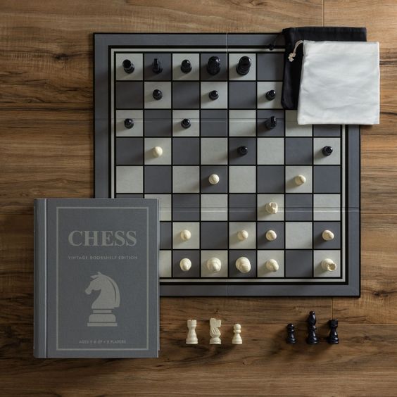 Chess - Vintage Bookshelf Edition - Hank & Sylvie's