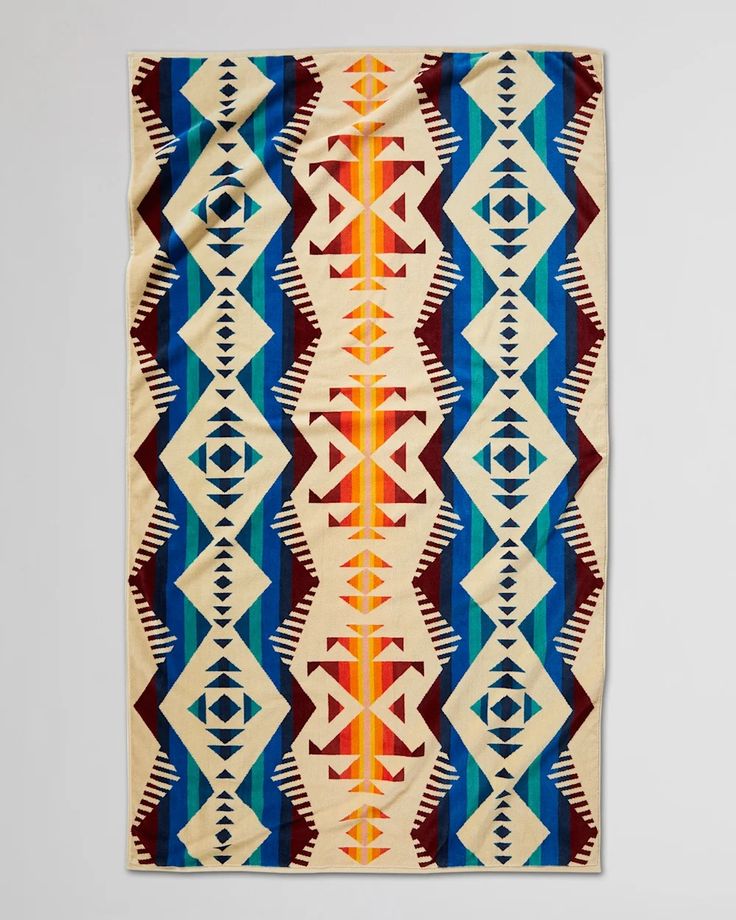 Oversized Jacquard Spa Towel - Los Lunas