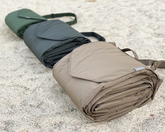 5 x 7 Outdoor Blanket - Navy Plaid